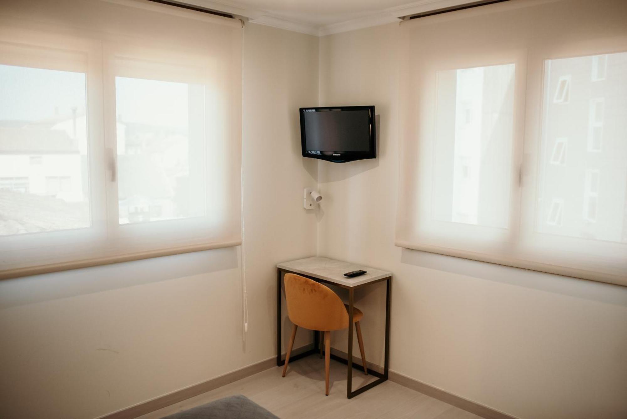 Pension Berenguela Melide Exteriér fotografie